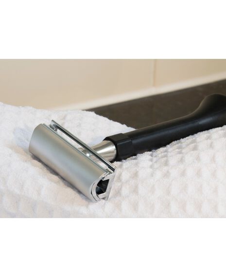 4 Edge Razor with Silicone Handle